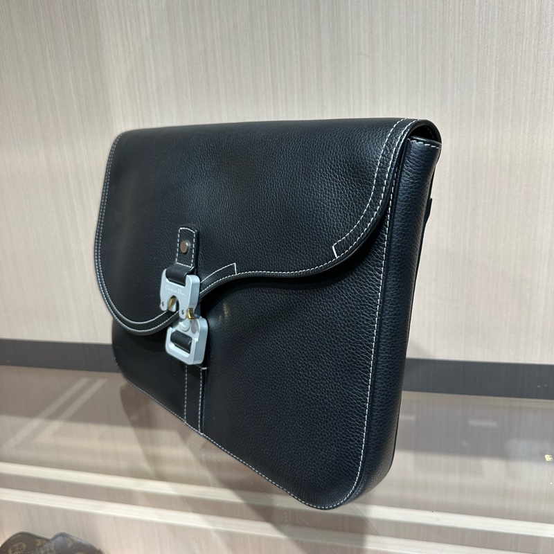 DIOR迪奥 标志铝扣翻盖开合 马鞍手拿包-2