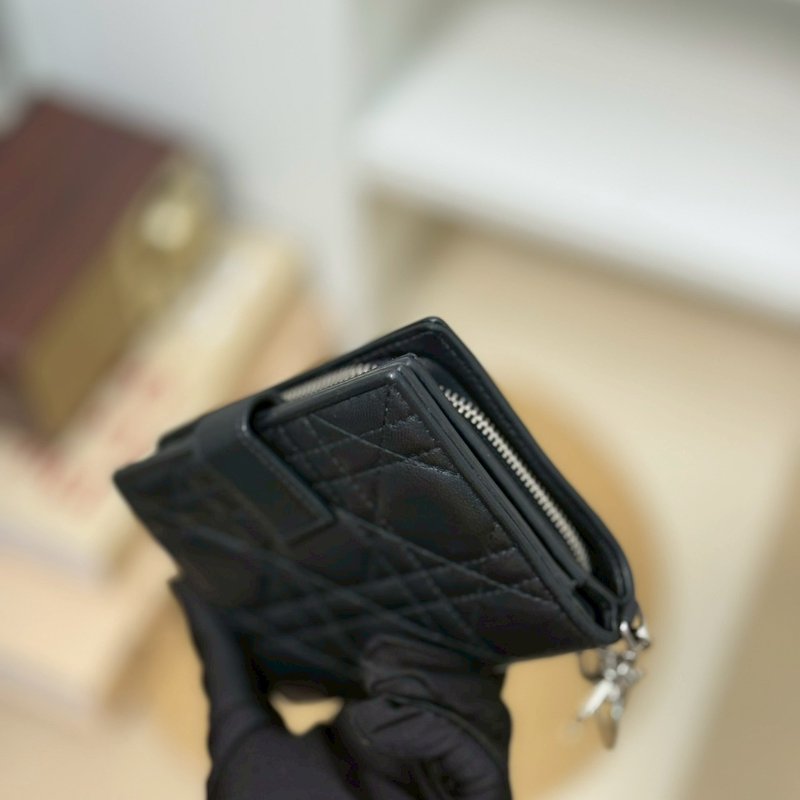 🏷️Dior.Lady Dior 對開短夾-11