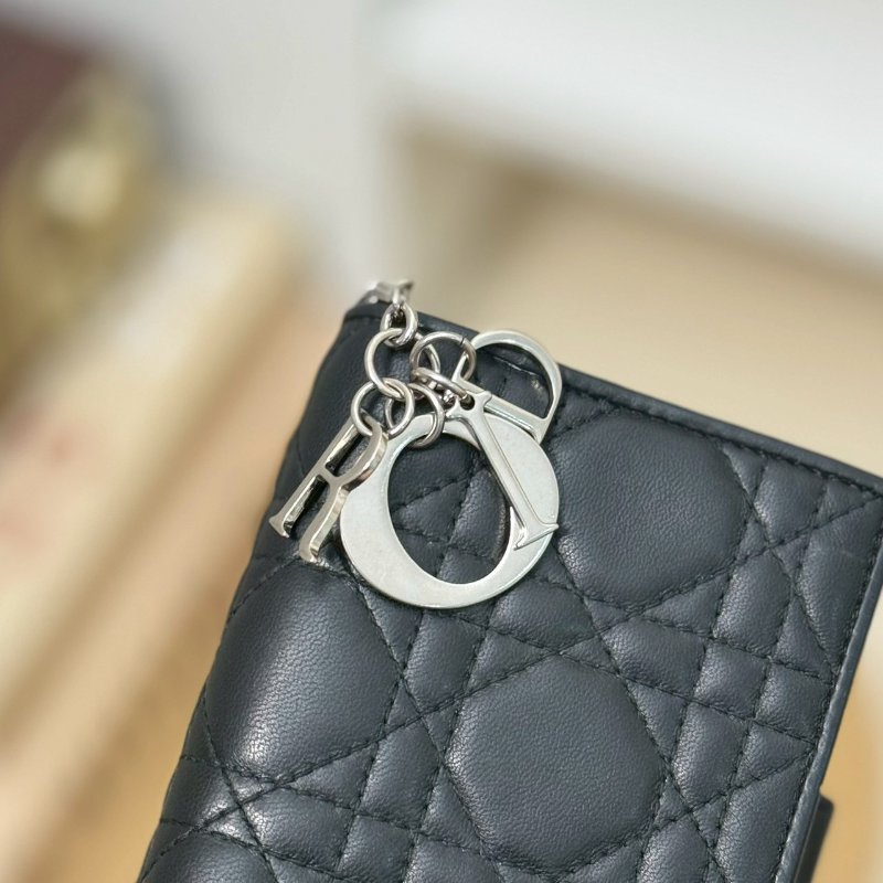 🏷️Dior.Lady Dior 對開短夾-18