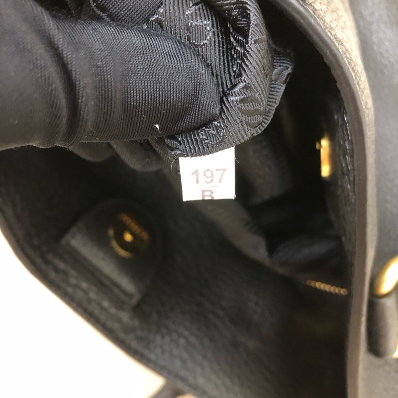 Prada 托特手提單肩斜挎包牛皮 尺寸約33.5*32。-6