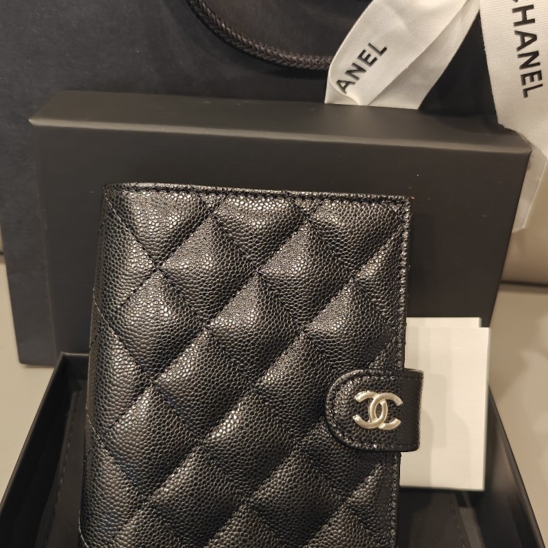 特價出義大利剛剛帶回全新超難買香奈兒護照套,全新品-0