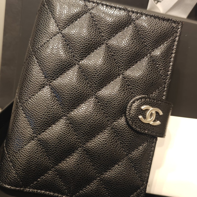 特價出義大利剛剛帶回全新超難買香奈兒護照套,全新品-9