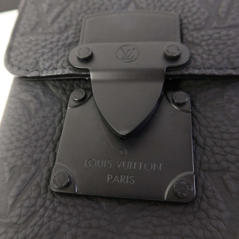 LOUIS VUITTON Monogram Taurillon S-Lock Vertical Wearable肩背袋-7