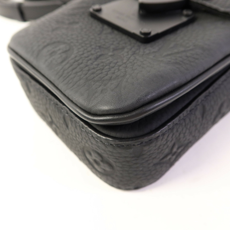 LOUIS VUITTON Monogram Taurillon S-Lock Vertical Wearable肩背袋-9