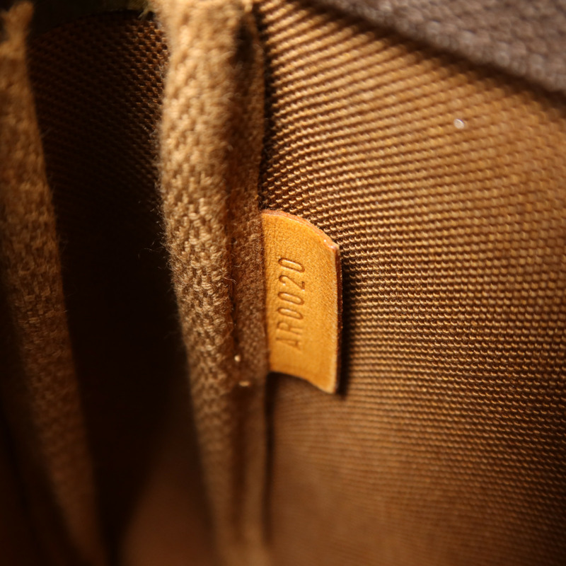 LOUIS VUITTON Monogram Pochette Accessoires金扣手挽袋棕色-6