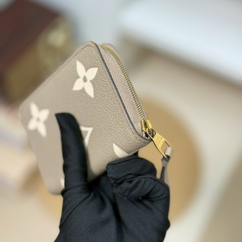 🏷️LV.Zippy 壓紋卡夾零錢包 M69797-7