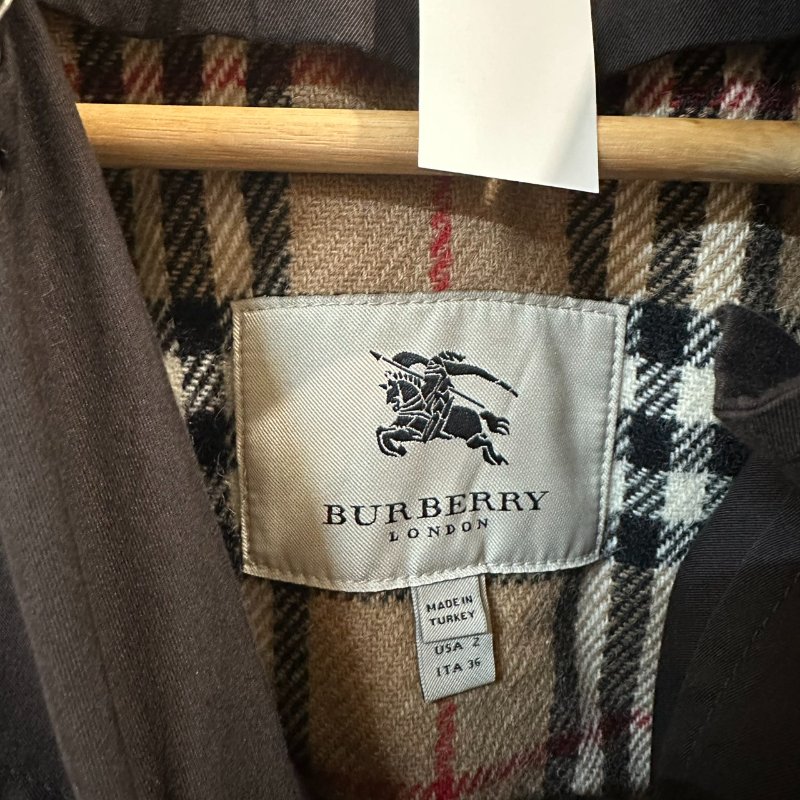 【美收精品】BURBERRY 深咖啡色風衣外套 4-137【隔月月中將轉賣至日本 上架期限30天】-3