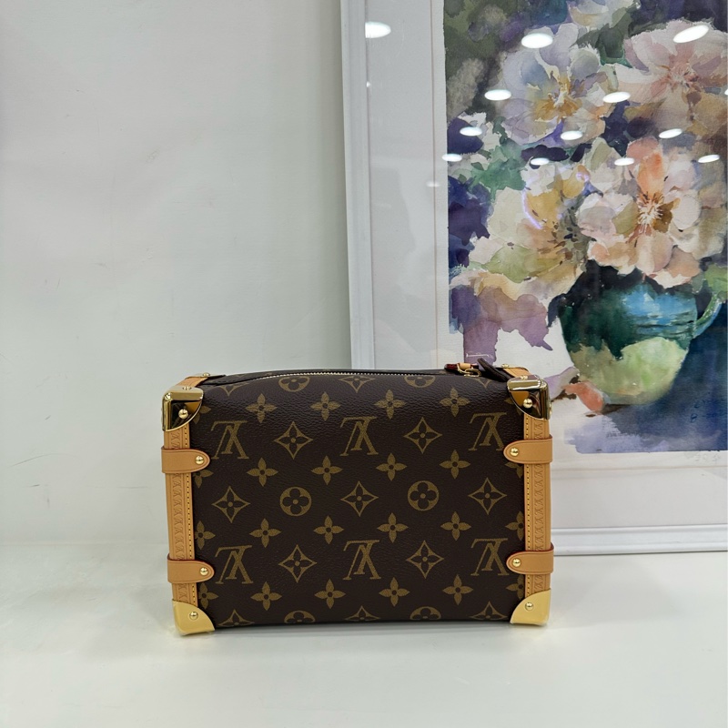 Lv side trunk 谷愛凌同款中型軟盒包 晶片款 大部分膜都在 老花帆布拼牛皮 金色五金 雙肩帶 斜背包-2
