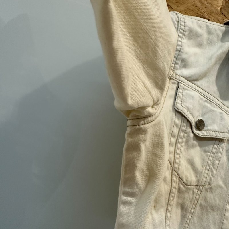 【美收精品】BURBERRY 米白牛仔外套 4-148【隔月月中將轉賣至日本 上架期限30天】-4