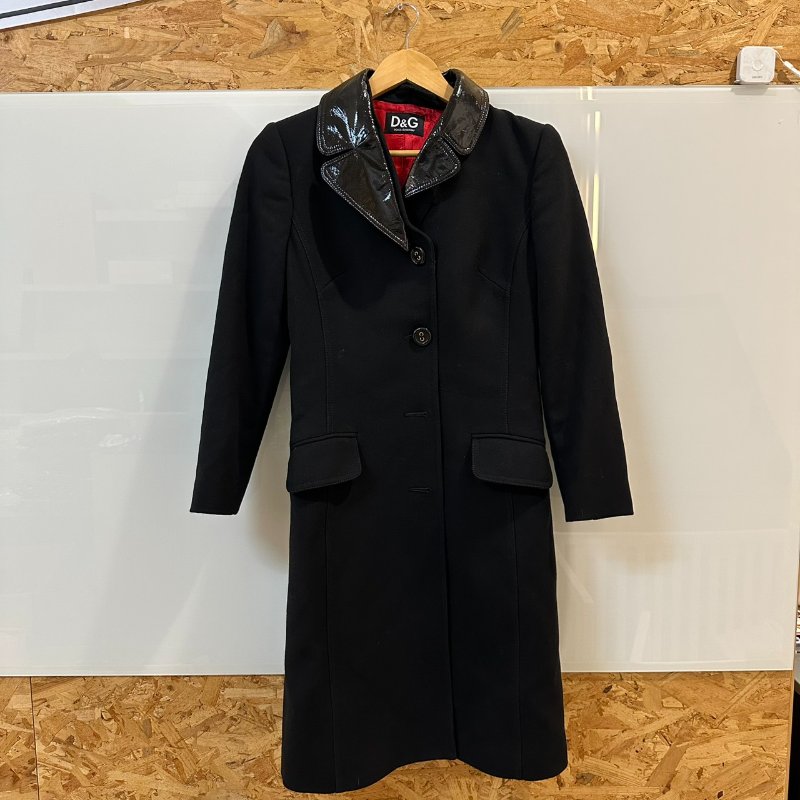【美收精品】Dolce & Gabbana 黑紅拼接長版風衣外套 4-175【隔月月中將轉賣至日本 上架期限30天】-0