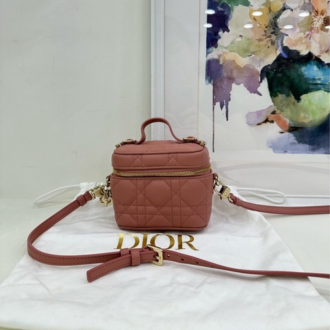 DIOR 迪奧 Lady Dior Vanity藤格紋金色拉鍊羊皮粉色盒子包 21年 99新 近閒置