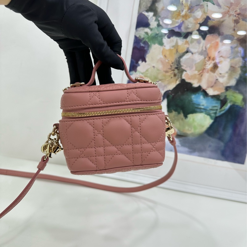 DIOR 迪奧 Lady Dior Vanity藤格紋金色拉鍊羊皮粉色盒子包 21年 99新 近閒置-5