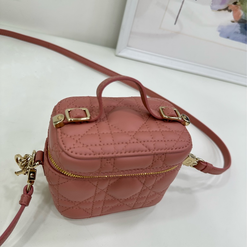 DIOR 迪奧 Lady Dior Vanity藤格紋金色拉鍊羊皮粉色盒子包 21年 99新 近閒置-7