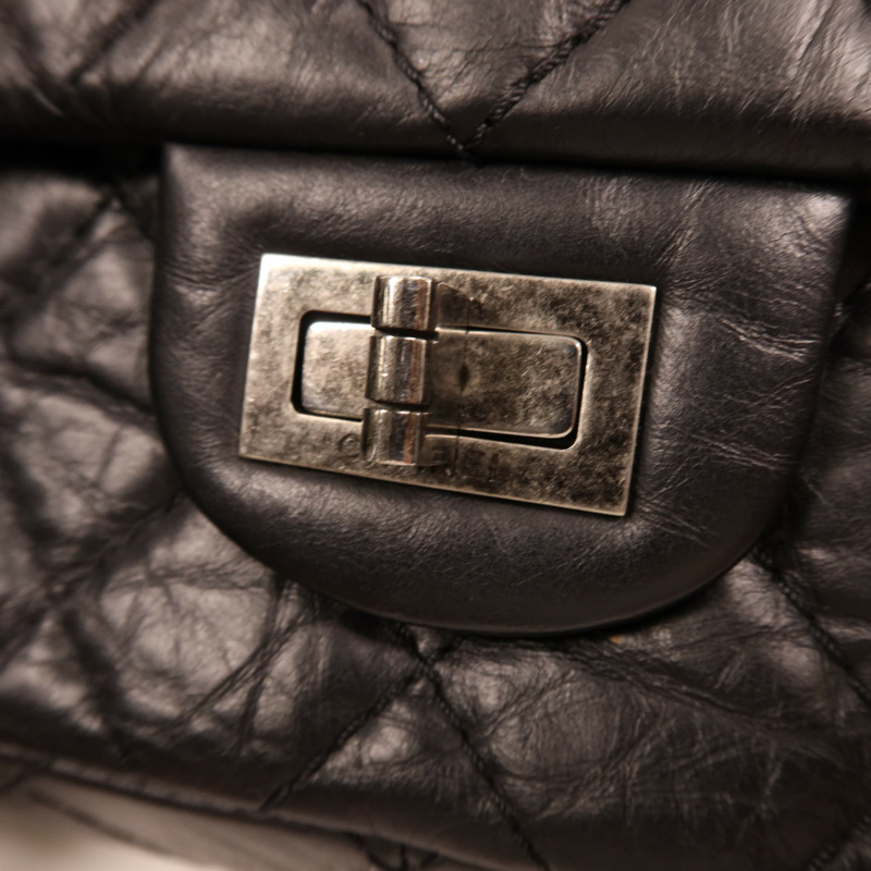 CHANEL 牛皮皮革2.55 Medium銀扣鏈帶肩背袋-9
