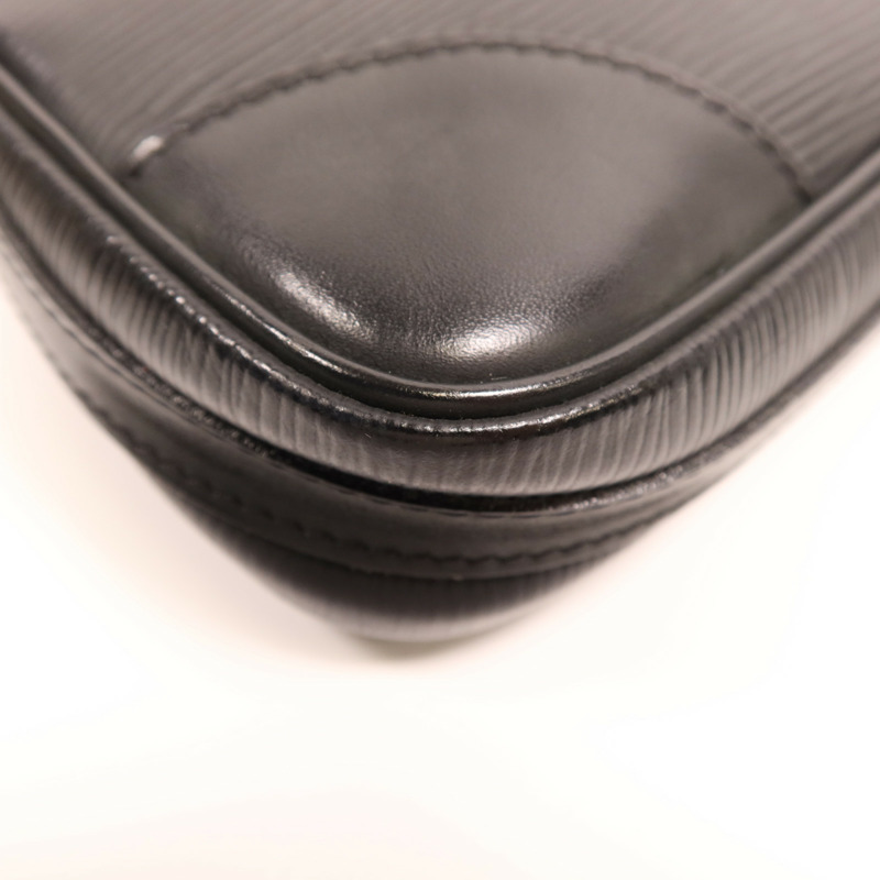LOUIS VUITTON Epi Segur Pochette銀扣肩背袋-7