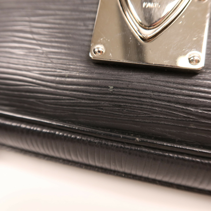 LOUIS VUITTON Epi Segur Pochette銀扣肩背袋-11