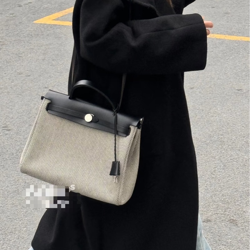 Hermes Herbag 31 黑白肩背包-2