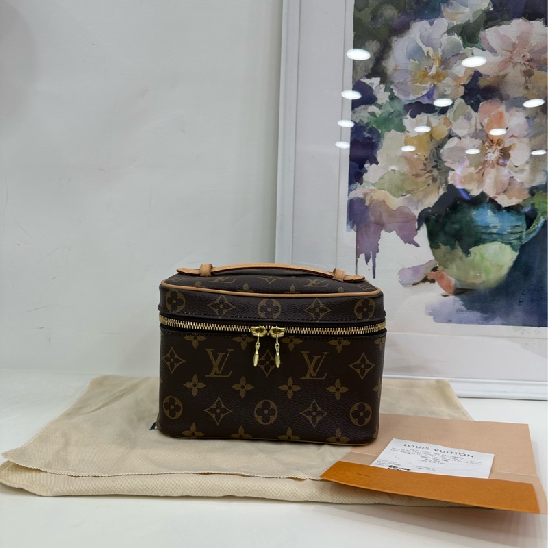 LV Nice系列老花化妝包,經典款,20年編碼 尺寸:18*12*13.5cm,-0