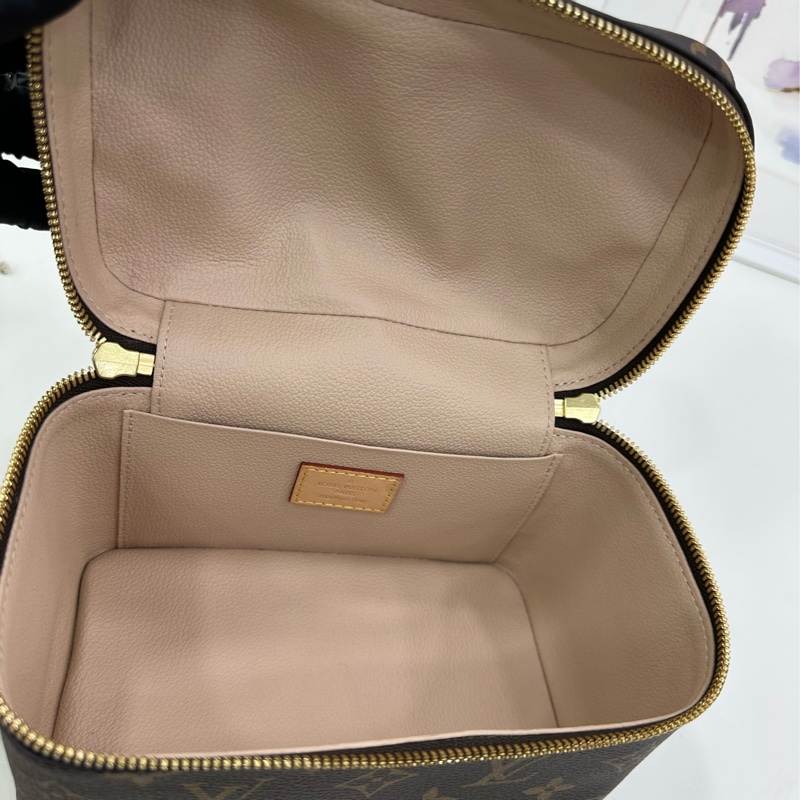 LV Nice系列老花化妝包,經典款,20年編碼 尺寸:18*12*13.5cm,-7