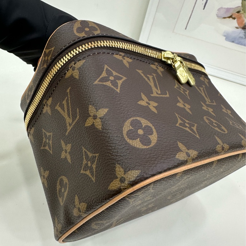 LV Nice系列老花化妝包,經典款,20年編碼 尺寸:18*12*13.5cm,-11