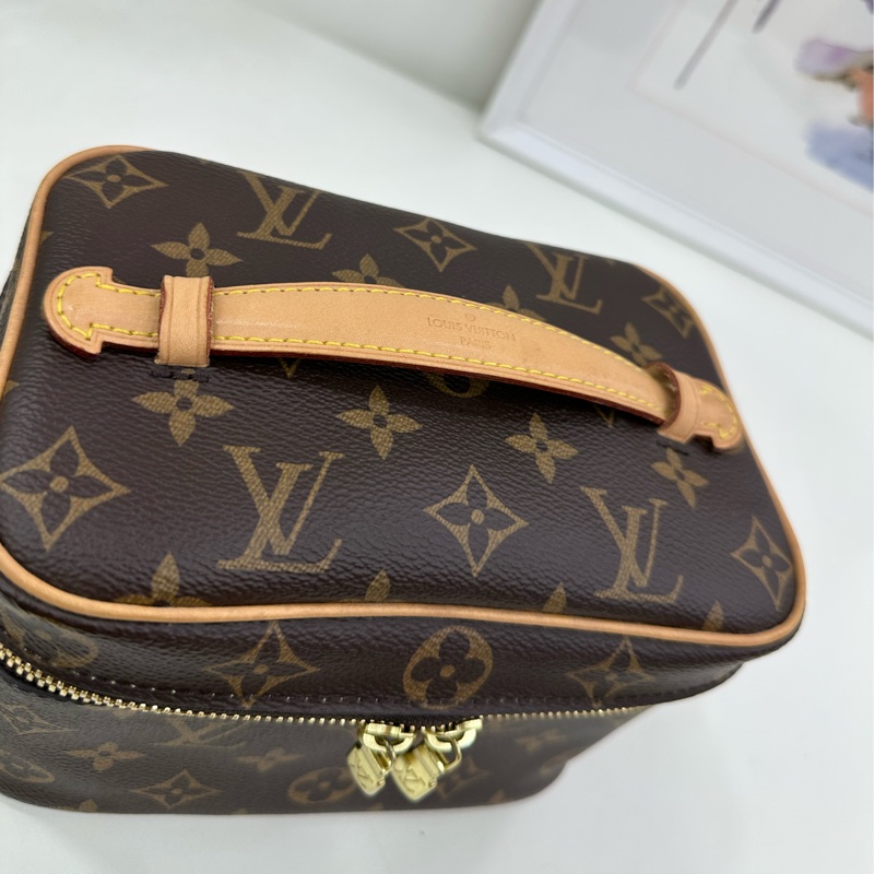 LV Nice系列老花化妝包,經典款,20年編碼 尺寸:18*12*13.5cm,-14