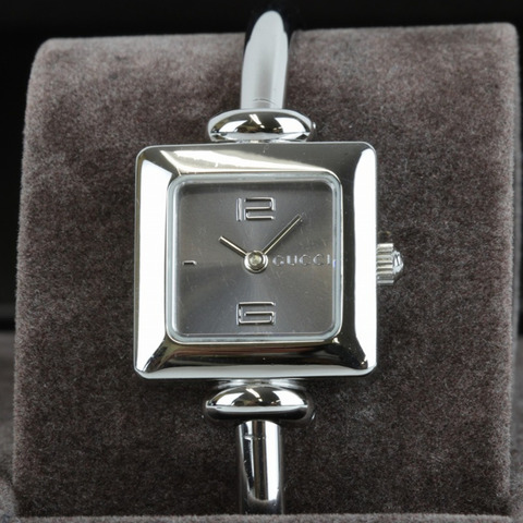 GUCCI 1900L 類比石英手錶，電池供電，銀色/黑色，女士