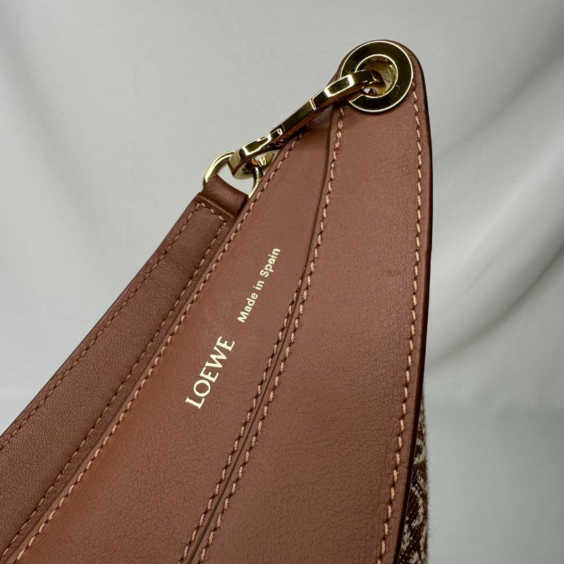 LOEWE Luna緹花肩背半月包-7