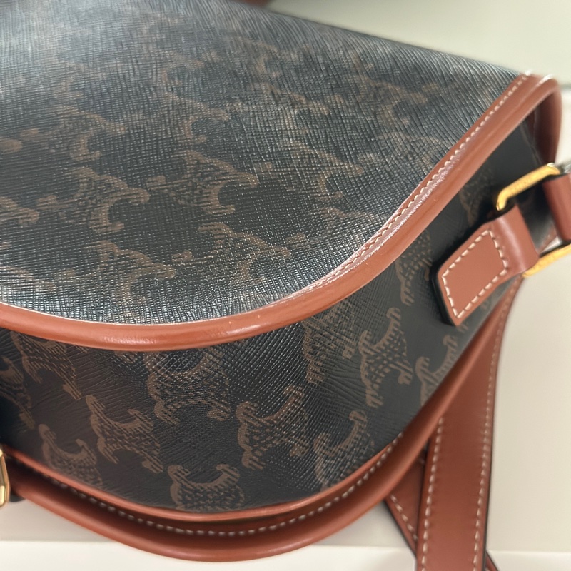 Celine 馬鞍包 FOLCO標誌印花牛皮革中號手袋-10