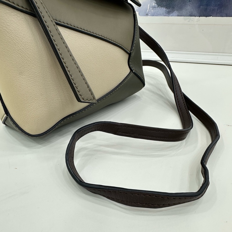 Loewe 羅意威Puzzle mini 米白色拼墨綠21年標,有購證 尺寸:18x8x12.5cm-10