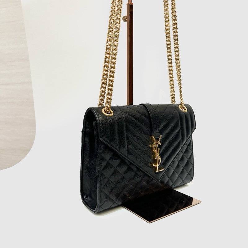 YSL 黑荔枝牛皮絎縫紋金釦下蓋信封式中型肩斜背包-2