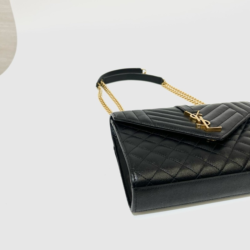 YSL 黑荔枝牛皮絎縫紋金釦下蓋信封式中型肩斜背包-5