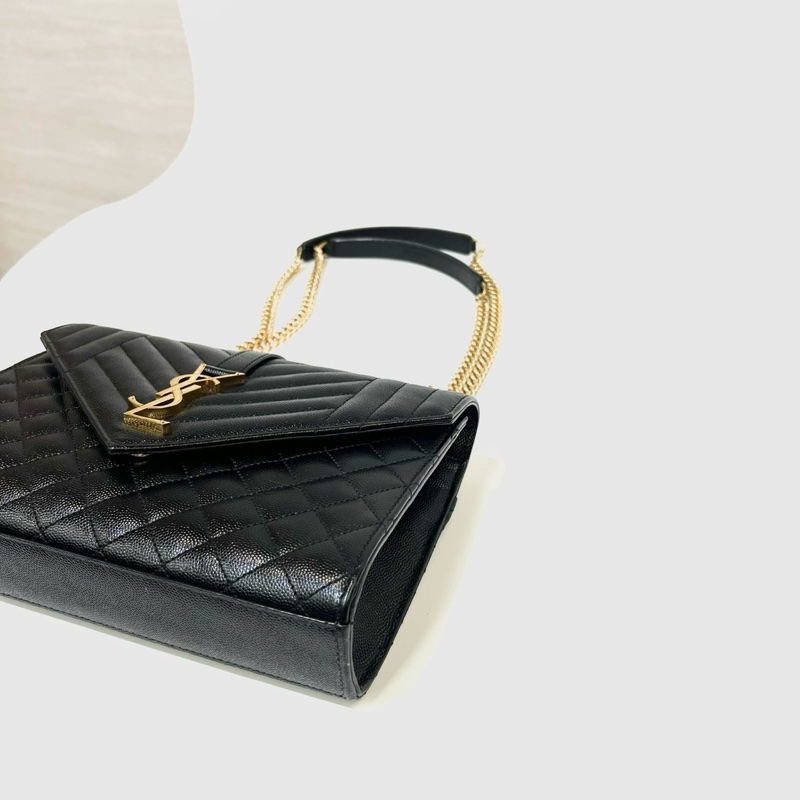 YSL 黑荔枝牛皮絎縫紋金釦下蓋信封式中型肩斜背包-6