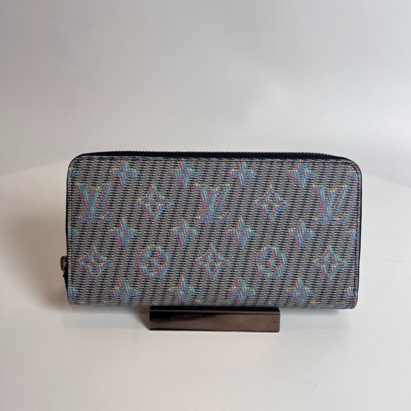 LV M68662 霓虹老花ㄇ拉長夾-0