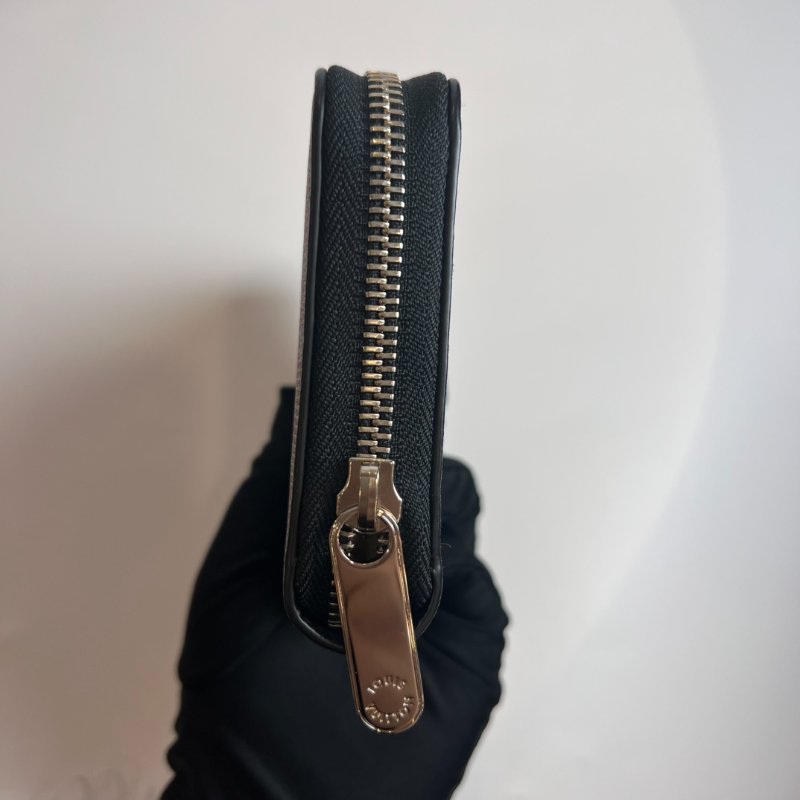 LV M68662 霓虹老花ㄇ拉長夾-2