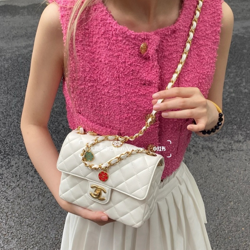 莉亞精品♡Chanel AS3737 彩色勳章金幣白方胖 二手-2