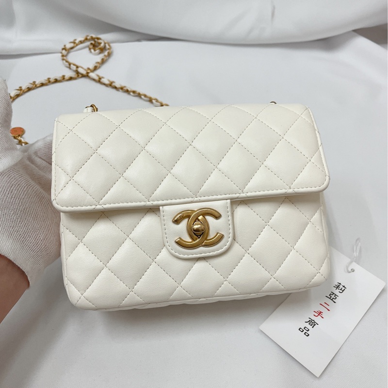 莉亞精品♡Chanel AS3737 彩色勳章金幣白方胖 二手-3