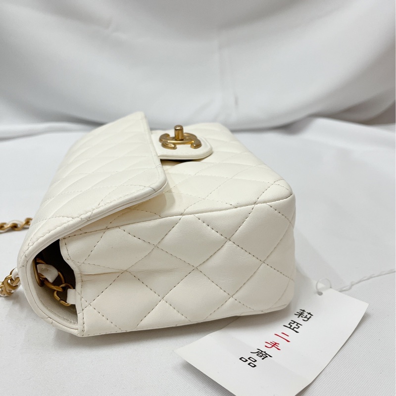 莉亞精品♡Chanel AS3737 彩色勳章金幣白方胖 二手-9