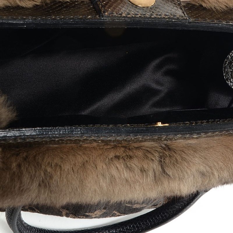 7成新 二手 Louis Vuitton Limited Edition Denim Chinchilla Trapez PM Bag (思英grbr)-5