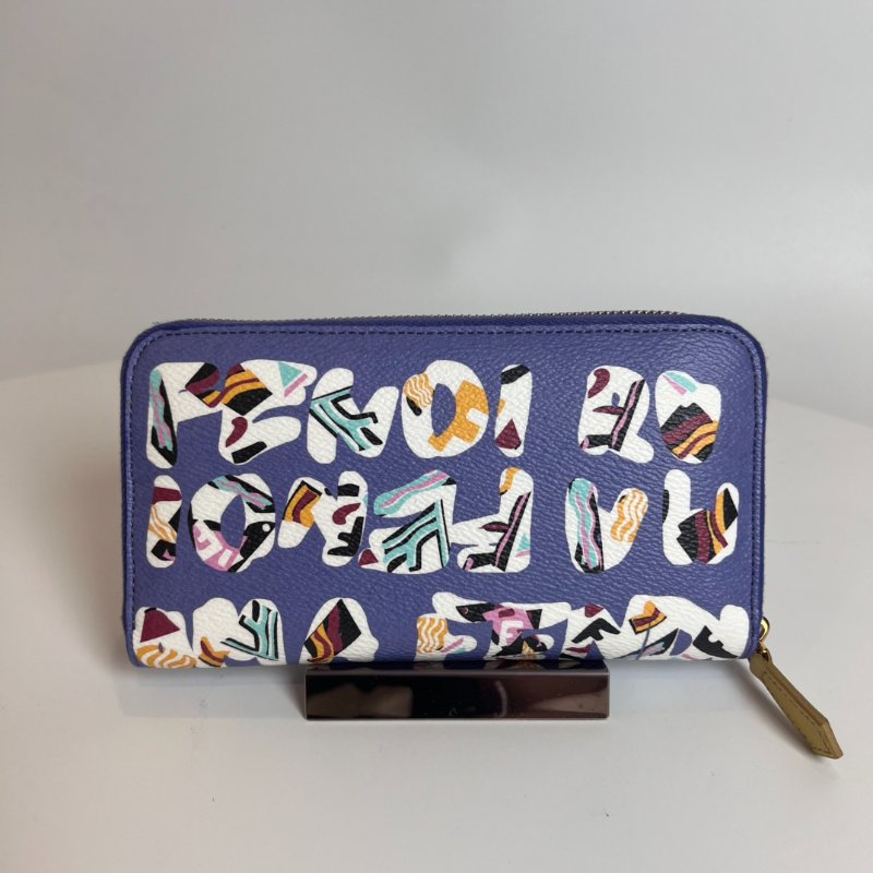 FENDI 紫色印花ㄇ拉長夾-1