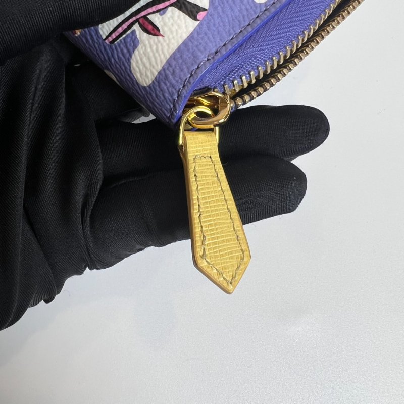 FENDI 紫色印花ㄇ拉長夾-9