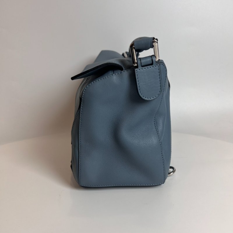 LOEWE 藍色PUZZLE包 中號-2