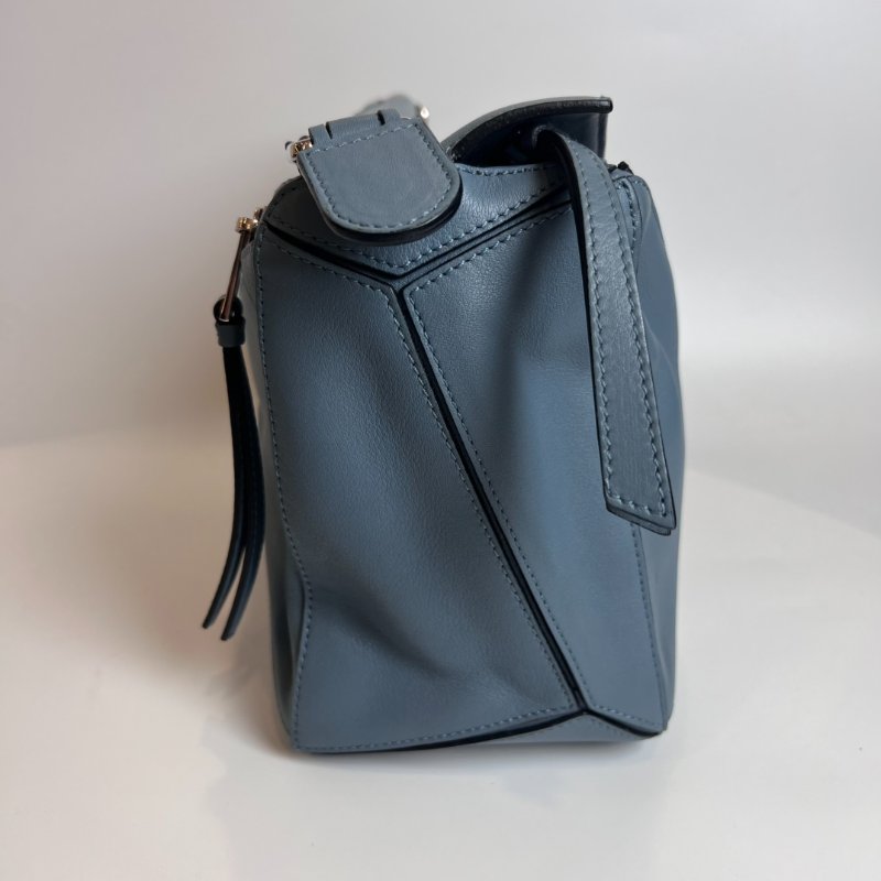 LOEWE 藍色PUZZLE包 中號-3