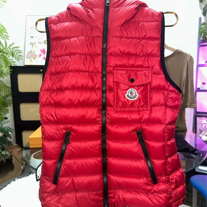 MONCLER 紅色羽絨背心外套(帶帽)-0