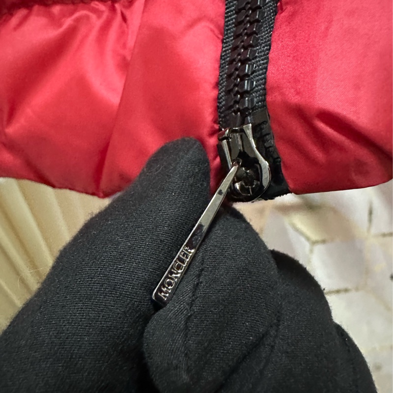 MONCLER 紅色羽絨背心外套(帶帽)-17