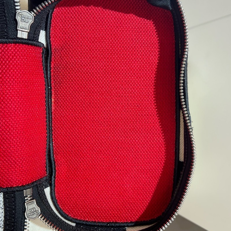 DIOR/迪奧 情人節限定 黑白格子配紅心刺繡 雙拉鏈設計 手提包斜背包 化妝包 低長18cm-9