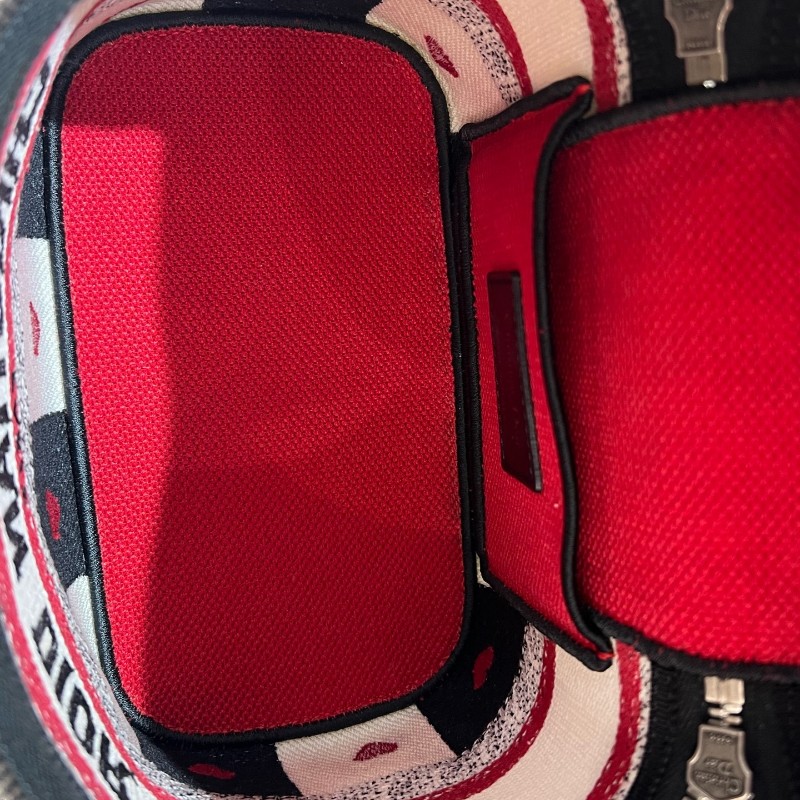 DIOR/迪奧 情人節限定 黑白格子配紅心刺繡 雙拉鏈設計 手提包斜背包 化妝包 低長18cm-10