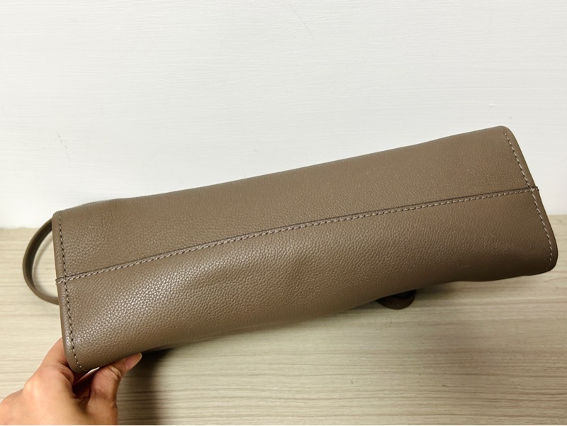 tory burch 灰咖色肩背包 E/W Satchel wild Mus 軟皮-5