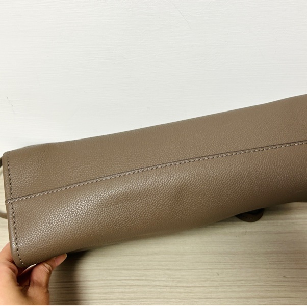 tory burch 灰咖色肩背包 E/W Satchel wild Mus 軟皮-8