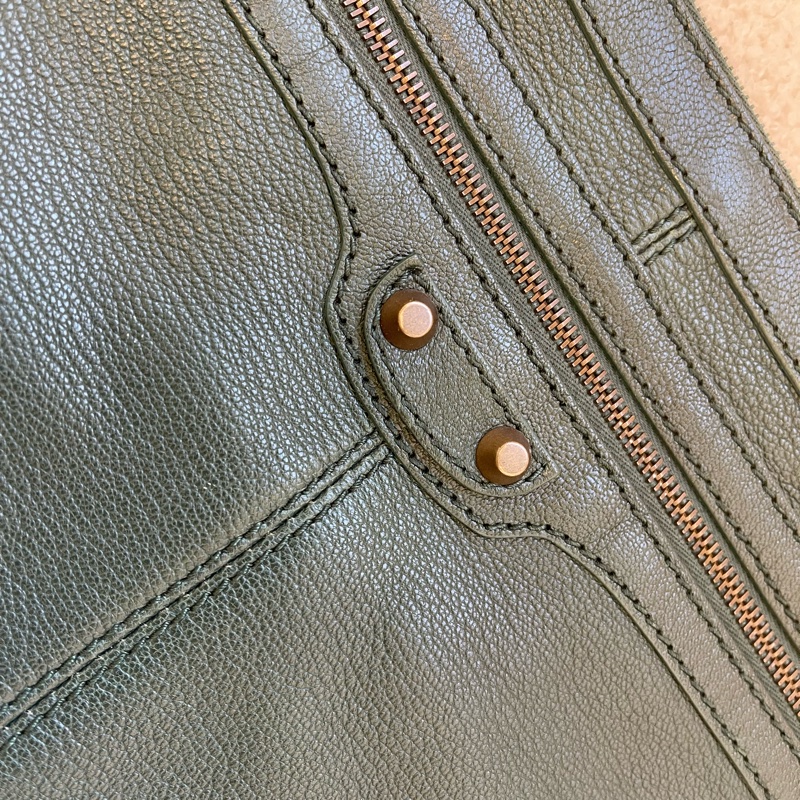Balenciaga/巴黎世家 墨綠色鉚釘手拿包 機車包 腋下包-16