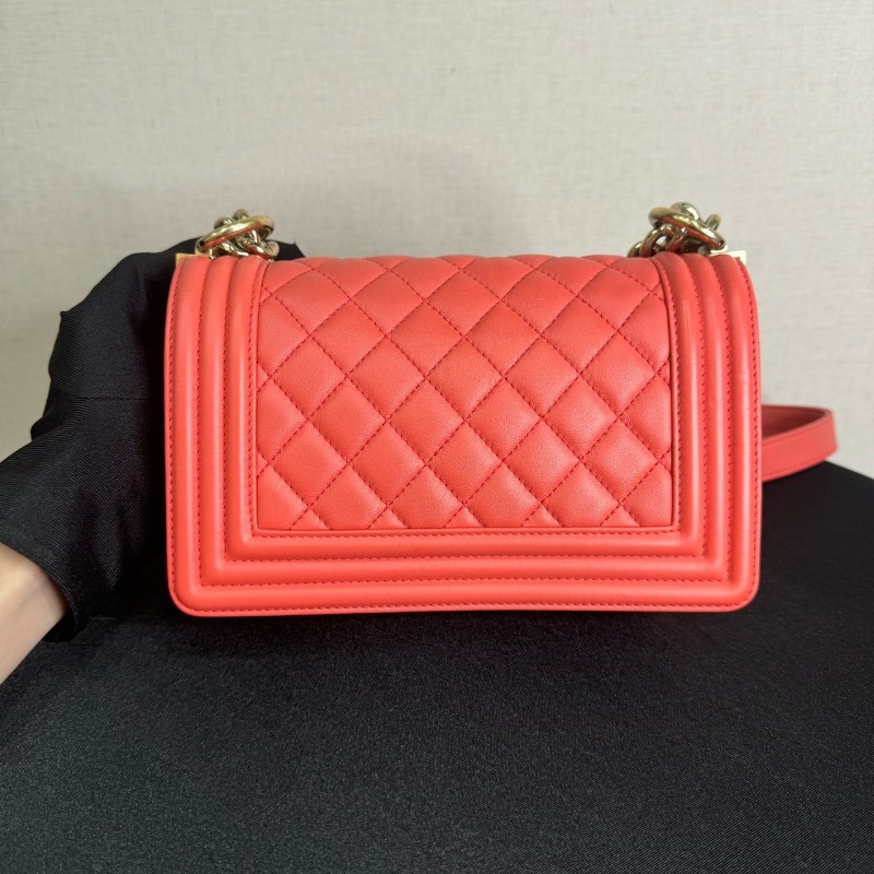 Chanel leboy 小號 小牛皮 珊瑚粉色 金扣 肩背包 斜背包-1